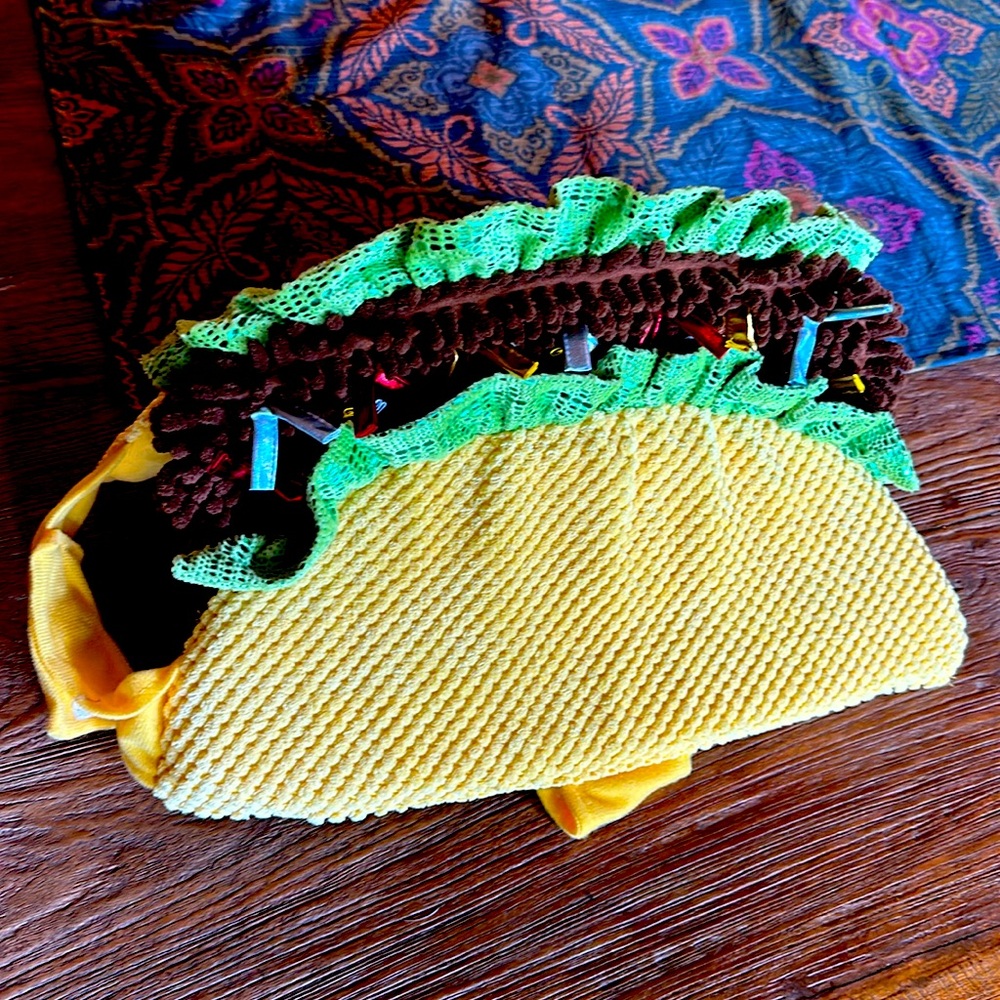 Dog Taco costume size medium, perfect used once condition